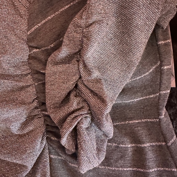 RXB Metallic Silver Women's Ruched Top Size XL - Picture 3 of 4